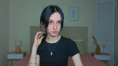 little_mollee online show from 10/19/25, 09:37