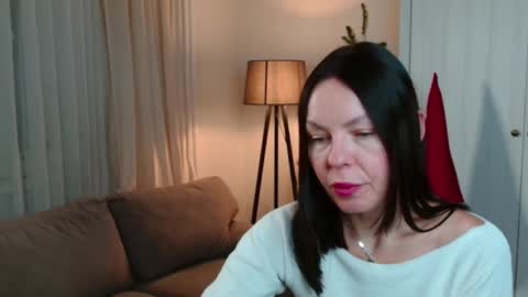 Nicole online show from 12/20/25, 06:15