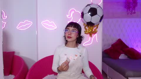 Snapshot of little_paulette chatting on 07/01/26, 04:36 Paulette online show from 07/01/26, 04:36