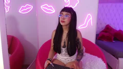Snapshot of little_paulette chatting on 07/11/26, 04:04 Paulette online show from 07/11/26, 04:04