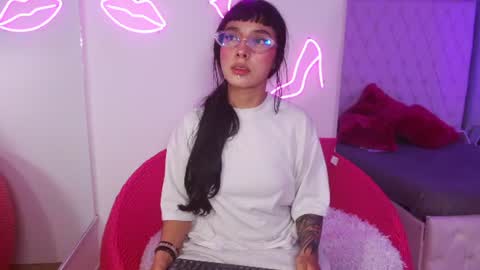 Snapshot of little_paulette chatting on 07/12/26, 04:25 Paulette online show from 07/12/26, 04:25
