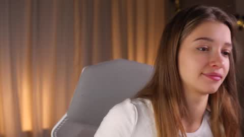 Kiki online show from 10/17/25, 03:03