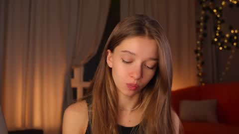 Kiki online show from 10/28/25, 04:31