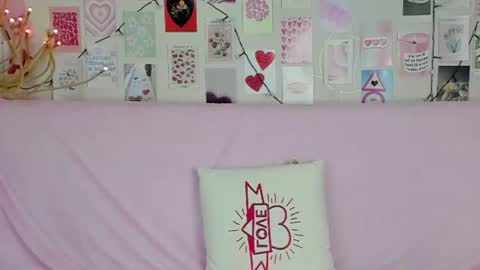Snapshot of little_radiant_sun chatting on 06/23/26, 07:17 Kriss online show from 06/23/26, 07:17
