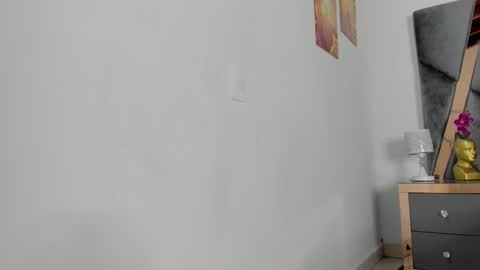 Eva online show from 12/23/25, 10:35