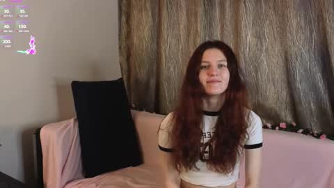 Snapshot of little_red_rosy chatting on 11/29/25, 04:59 Rosy online show from 11/29/25, 04:59