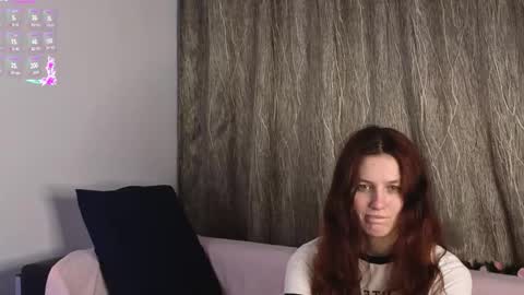 Snapshot of little_red_rosy chatting on 11/30/25, 04:38 Rosy online show from 11/30/25, 04:38