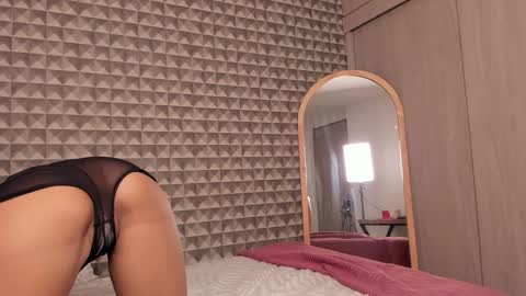 Snapshot of little_sugar19 chatting on 11/24/25, 08:41 alex online show from 11/24/25, 08:41