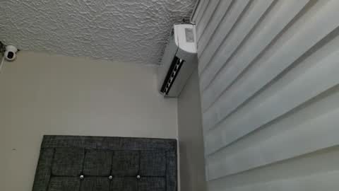 Snapshot of little_sugar19 chatting on 12/13/25, 09:42 alex online show from 12/13/25, 09:42