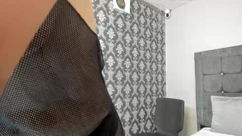 Snapshot of little_sugar19 chatting on 12/15/25, 08:46 alex online show from 12/15/25, 08:46