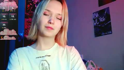 Snapshot of little_sugar_queen chatting on 07/20/26, 07:49 Akin online show from 07/20/26, 07:49
