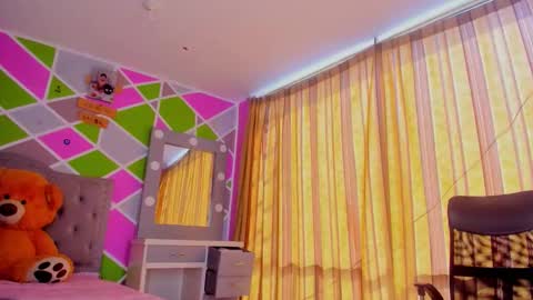 Im Laura. buy my contentcompra mi contenido offline  online show from 12/02/25, 06:36