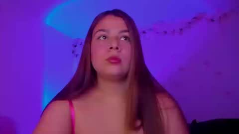 Snapshot of little_tifanny82 chatting on 03/19/26, 03:27 Tifanny online show from 03/19/26, 03:27