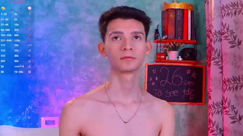 Snapshot of little_twiink chatting on 09/28/25, 02:39 Juan Ferrer online show from 09/28/25, 02:39