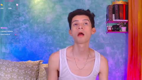 Snapshot of little_twiink chatting on 11/05/25, 02:55 Juan Ferrer online show from 11/05/25, 02:55