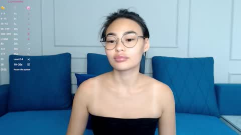 Snapshot of little_v1rgin_angel chatting on 10/05/25, 09:51 Kwan online show from 10/05/25, 09:51