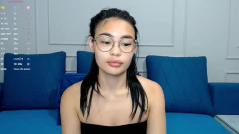 Snapshot of little_v1rgin_angel chatting on 10/08/25, 02:25 Kwan online show from 10/08/25, 02:25