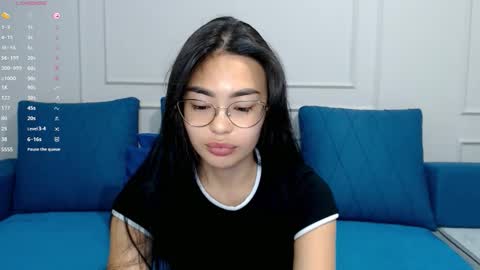 Snapshot of little_v1rgin_angel chatting on 10/13/25, 04:18 Kwan online show from 10/13/25, 04:18