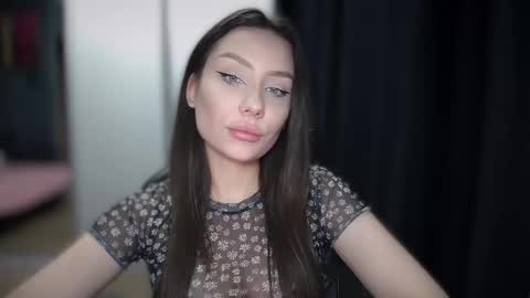 Snapshot of little_witch_777 chatting on 03/01/25, 08:13 Alice online show from 03/01/25, 08:13