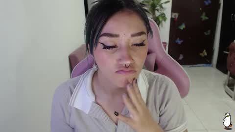 Snapshot of littleangelx_m chatting on 11/13/25, 08:52 Daniela online show from 11/13/25, 08:52