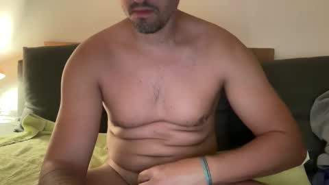 Snapshot of littlebigrabbit chatting on 12/04/25, 10:51 LittleBigRabbit online show from 12/04/25, 10:51