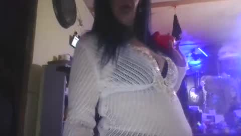 Snapshot of littlebigsquirt7945 chatting on 11/07/25, 05:07 Sady Jayne online show from 11/07/25, 05:07