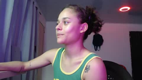 Snapshot of littlecheerry69 chatting on 10/20/25, 02:39 littlecheerry69 online show from 10/20/25, 02:39