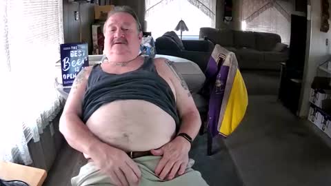 Littled83057 online show from 10/28/25, 07:05