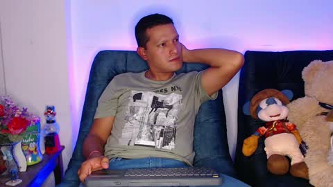 Manu online show from 04/03/26, 03:04