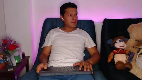 Snapshot of littledicklatin chatting on 07/08/26, 03:00 Manu online show from 07/08/26, 03:00