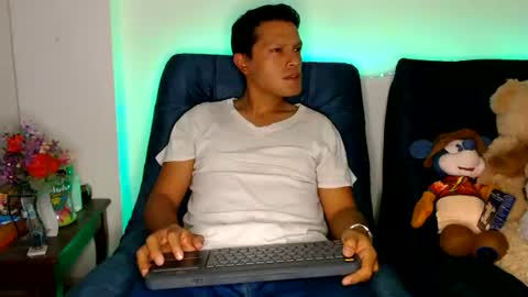 Snapshot of littledicklatin chatting on 07/16/26, 02:50 Manu online show from 07/16/26, 02:50