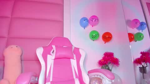 littlee_emma_ online show from 02/09/25, 06:33