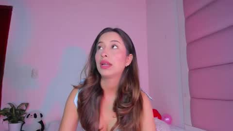 littlee_emma_ online show from 09/24/25, 04:16