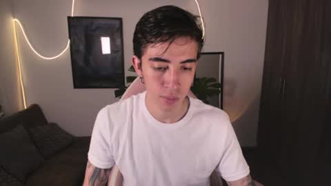 Snapshot of littleferxxo chatting on 01/04/25, 11:22 Ferxxo online show from 01/04/25, 11:22