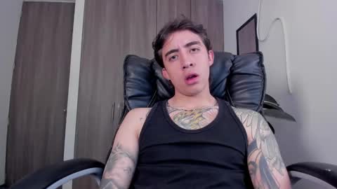 Snapshot of littleferxxo chatting on 09/28/25, 01:00 Ferxxo online show from 09/28/25, 01:00