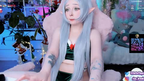 Snapshot of littleflufflepuff chatting on 12/21/24, 12:09 Riza Riri Puff online show from 12/21/24, 12:09