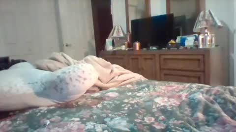 littlekenny1951 online show from 11/19/25, 02:22