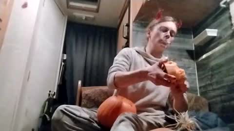 Snapshot of littleleo96 chatting on 10/29/25, 06:04 littleleo96 online show from 10/29/25, 06:04