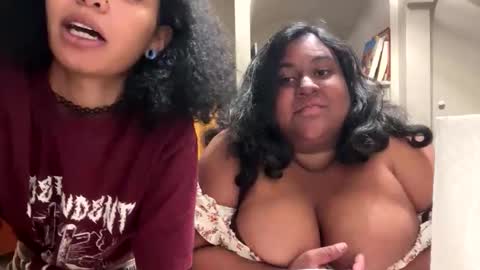 Snapshot of littlemads003 chatting on 11/04/25, 03:38 Maddy online show from 11/04/25, 03:38