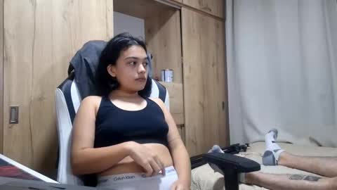 Snapshot of littlemelii chatting on 09/18/25, 02:35 Melia online show from 09/18/25, 02:35