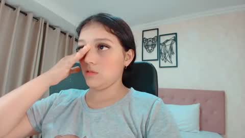 Sarahs Room online show from 07/07/26, 12:02