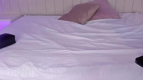 im olivia IG littleolivia01 online show from 02/13/25, 12:43