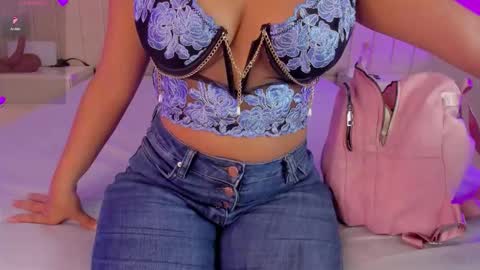 Snapshot of littleoliviia_ chatting on 01/14/26, 12:55 im olivia IG littleolivia01 online show from 01/14/26, 12:55