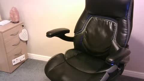 Snapshot of littlepenis1000 chatting on 11/27/25, 05:37 Littlepenis online show from 11/27/25, 05:37