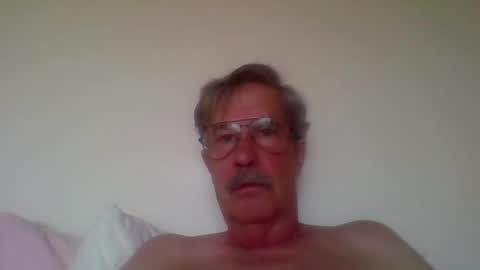 littlepetey17 online show from 10/25/25, 10:04