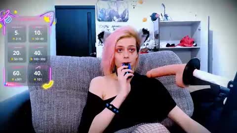 Snapshot of littlepinkcat chatting on 10/06/25, 08:12 Felix online show from 10/06/25, 08:12