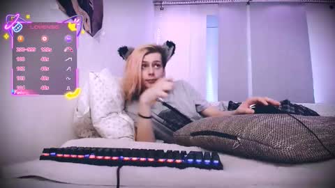 Snapshot of littlepinkcat chatting on 12/04/25, 06:44 Felix online show from 12/04/25, 06:44