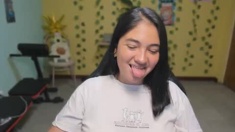 Mia  Wednesday to Sunday 730 am to 1030 am Colombian Hour D online show from 01/14/26, 05:13