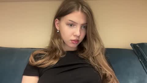 littleprincess3000 online show from 04/08/26, 08:42