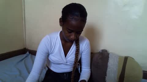 Snapshot of littlesandie chatting on 02/14/25, 05:51 littlesandie online show from 02/14/25, 05:51